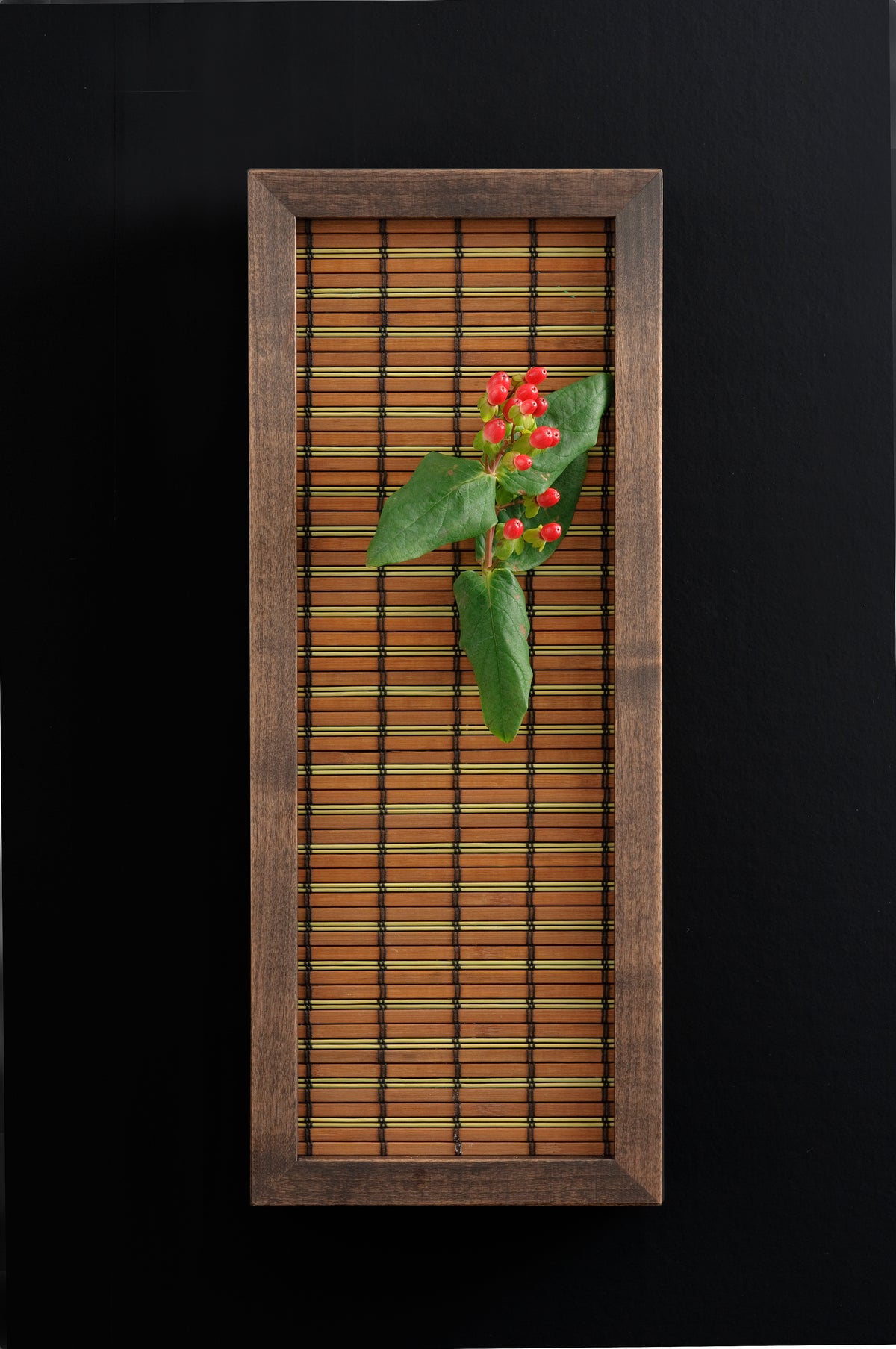 凛シリーズ】すだれ壁掛け花器 －TAR101－